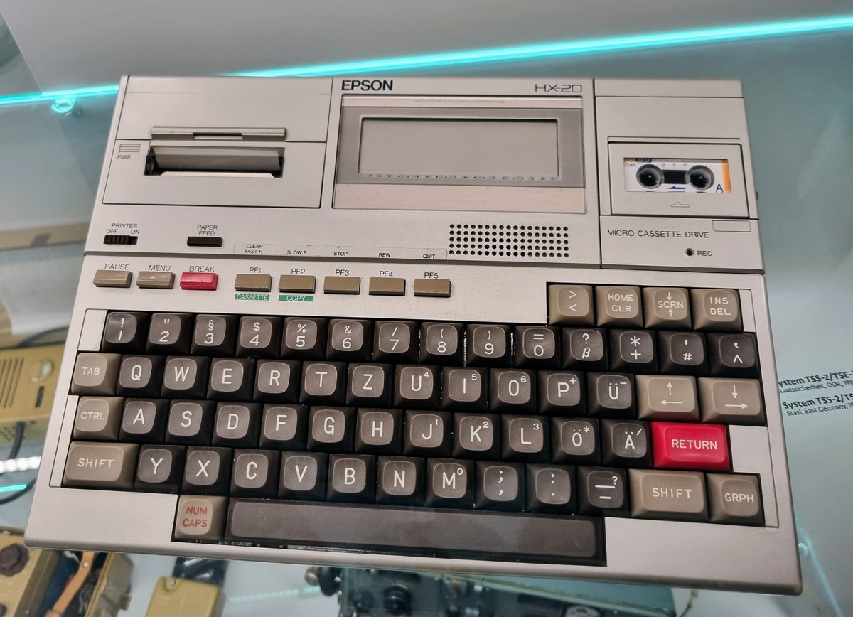 Epson HX-20 front view