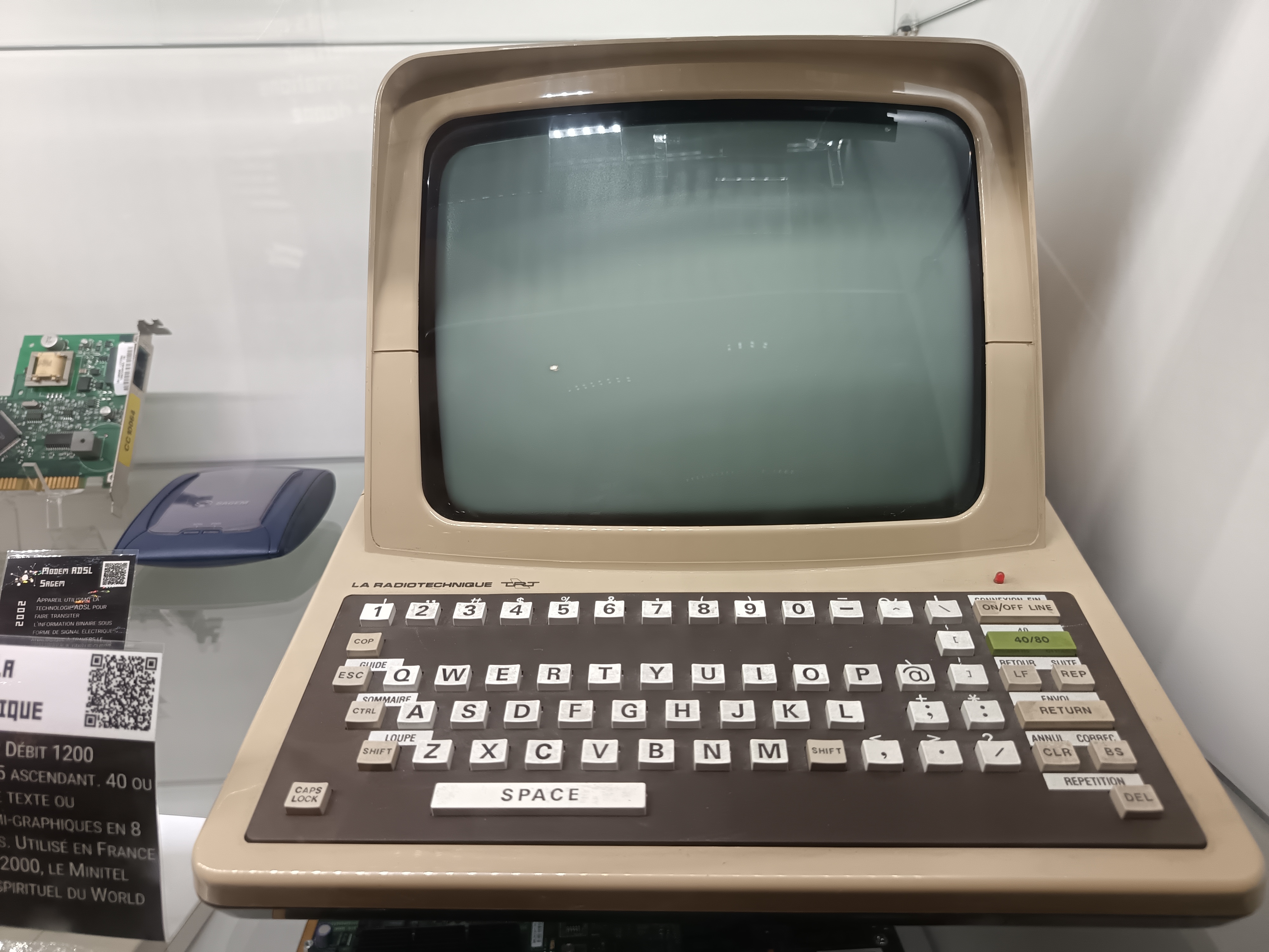 Minitel 1 model NFZ 300 manufactured by La Radiotechnique, front angle view