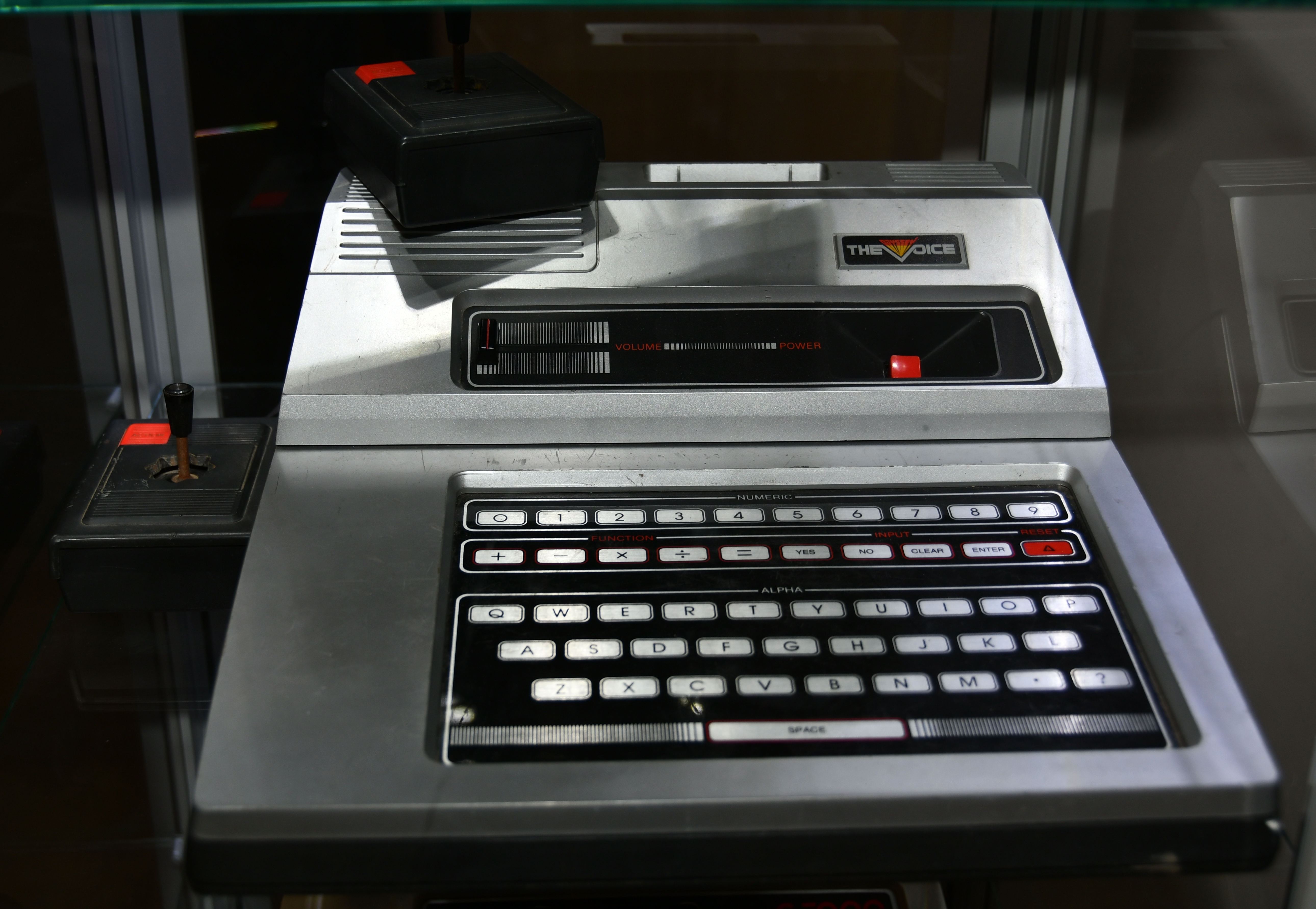Magnavox Odyssey 2 with The Voice speech module attached
