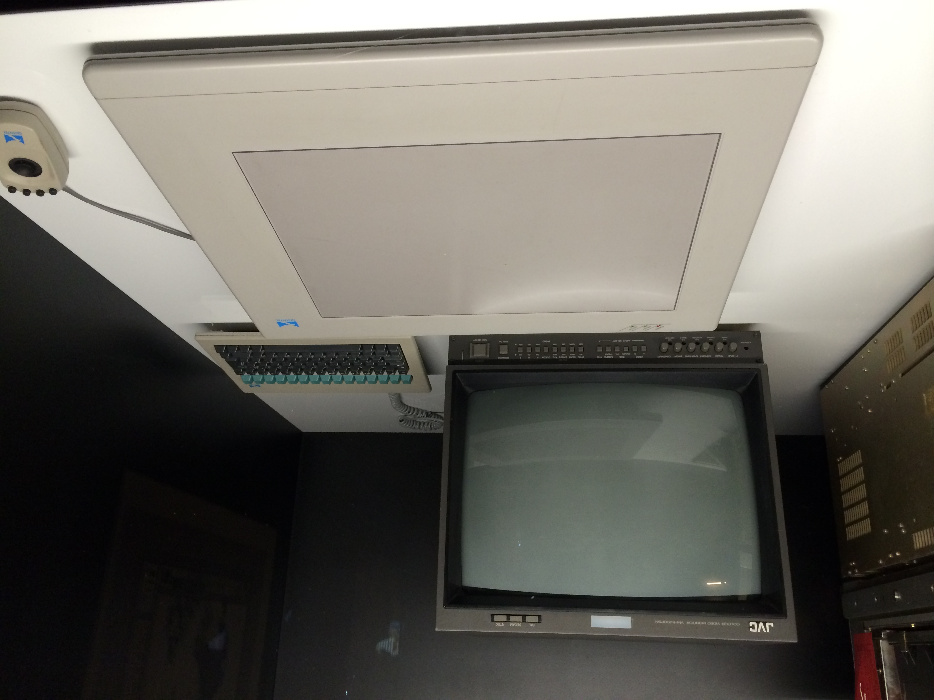 Quantel Paintbox monitor viewing screen menus and large drawing tablet with stylus