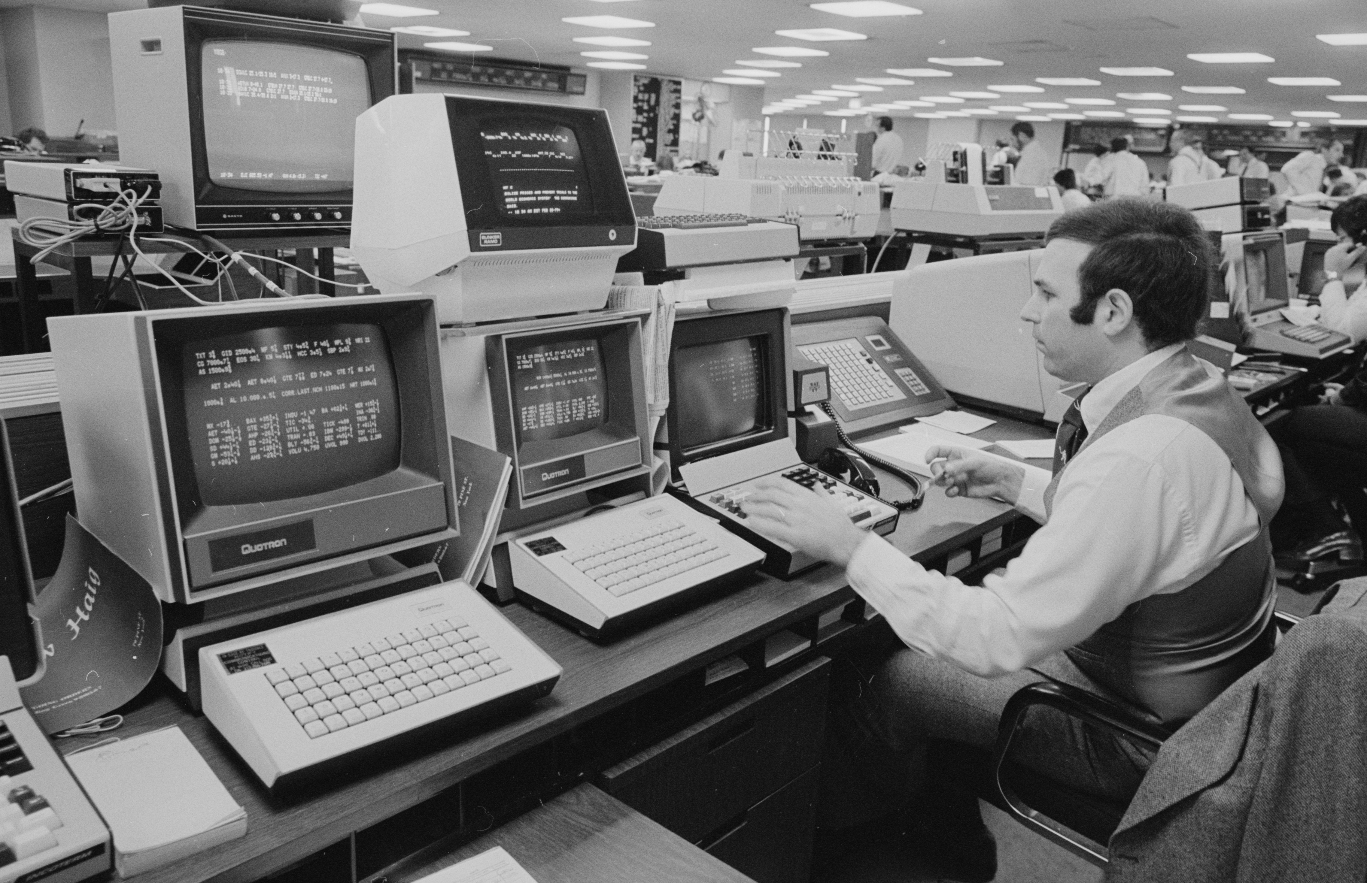 Quotron terminals in a Merrill Lynch office