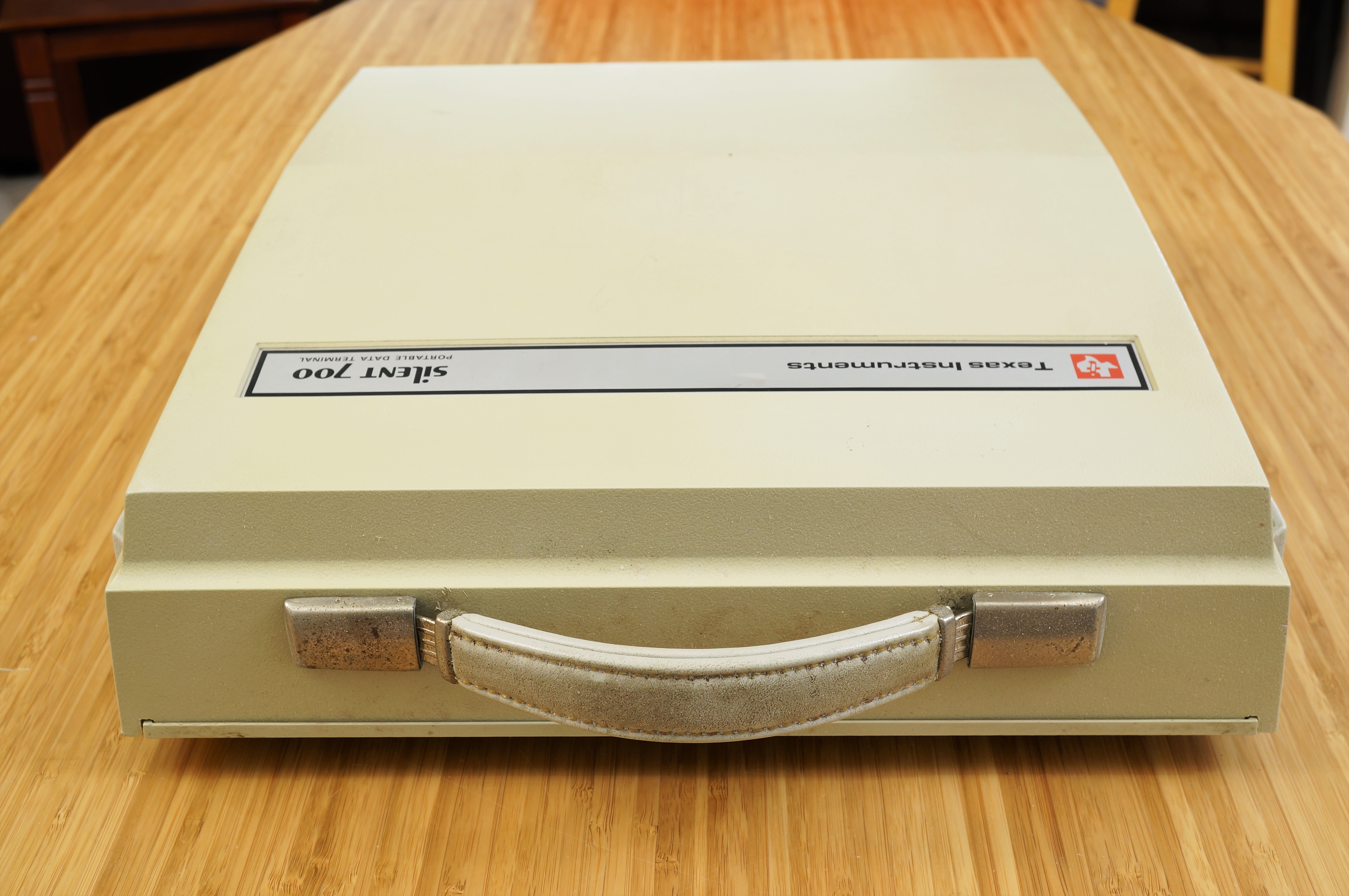 TI Silent 700 Model 745 briefcase closed
